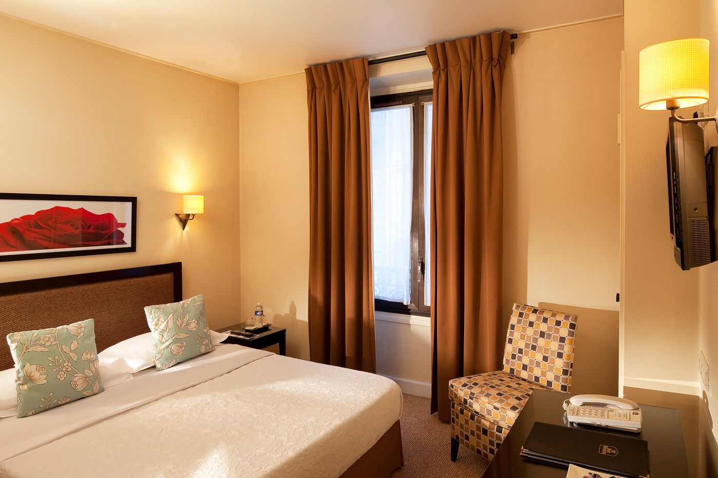 Hotel-Saint-Ferdinand-by-HappyCulture-Room-8