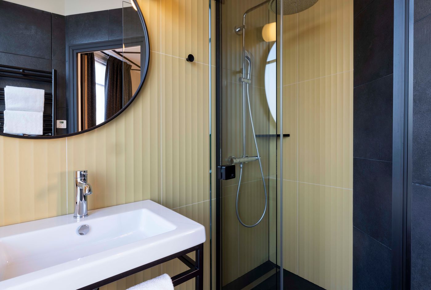 Paris-Art-Hotel-Quartier-Latin-By-Malone-Room-42