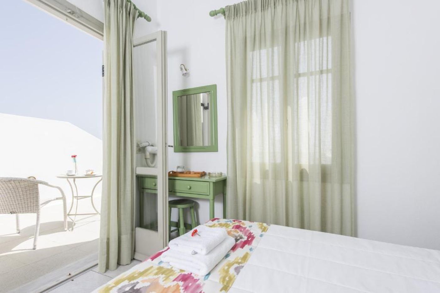 Nissos-Thira-Room-29