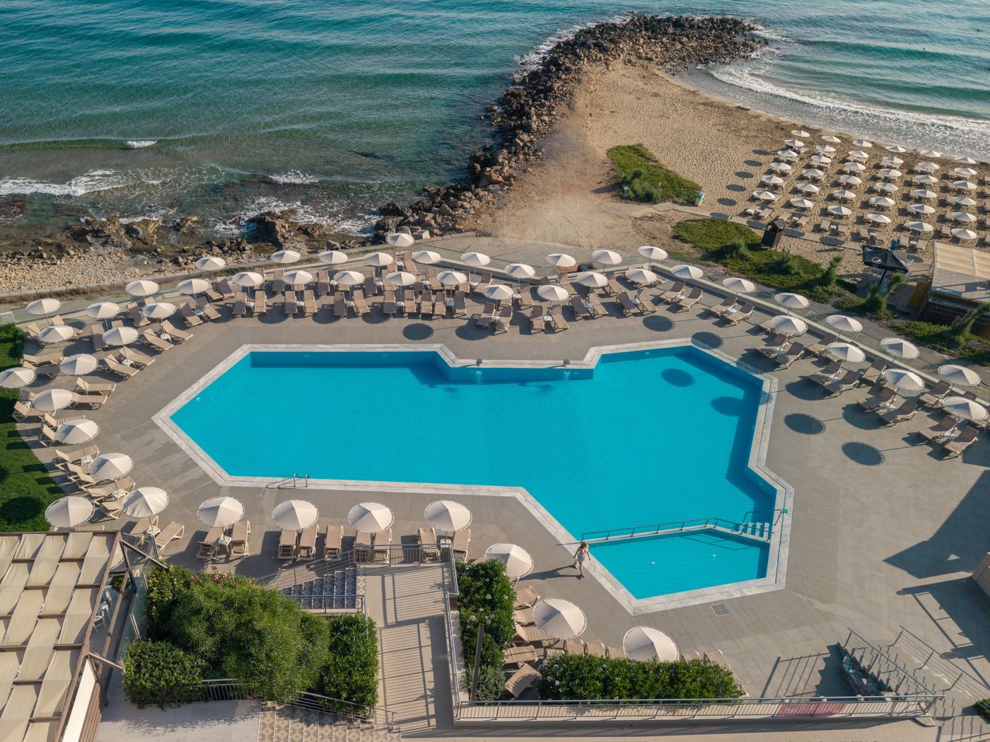 Themis-Beach-Hotel-Pool-3