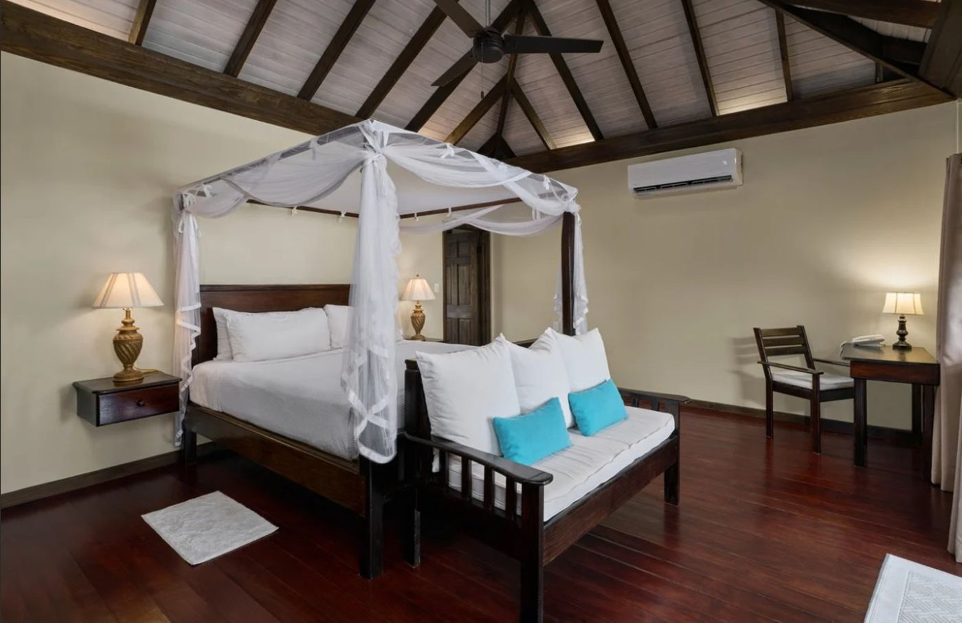 Keyonna Hotel 18.06.25