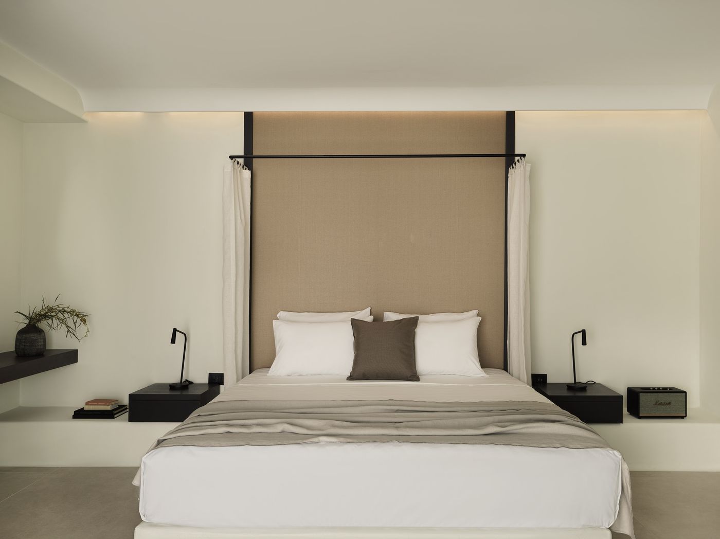 Ezio-Bo-Luxury-Living-Room-30