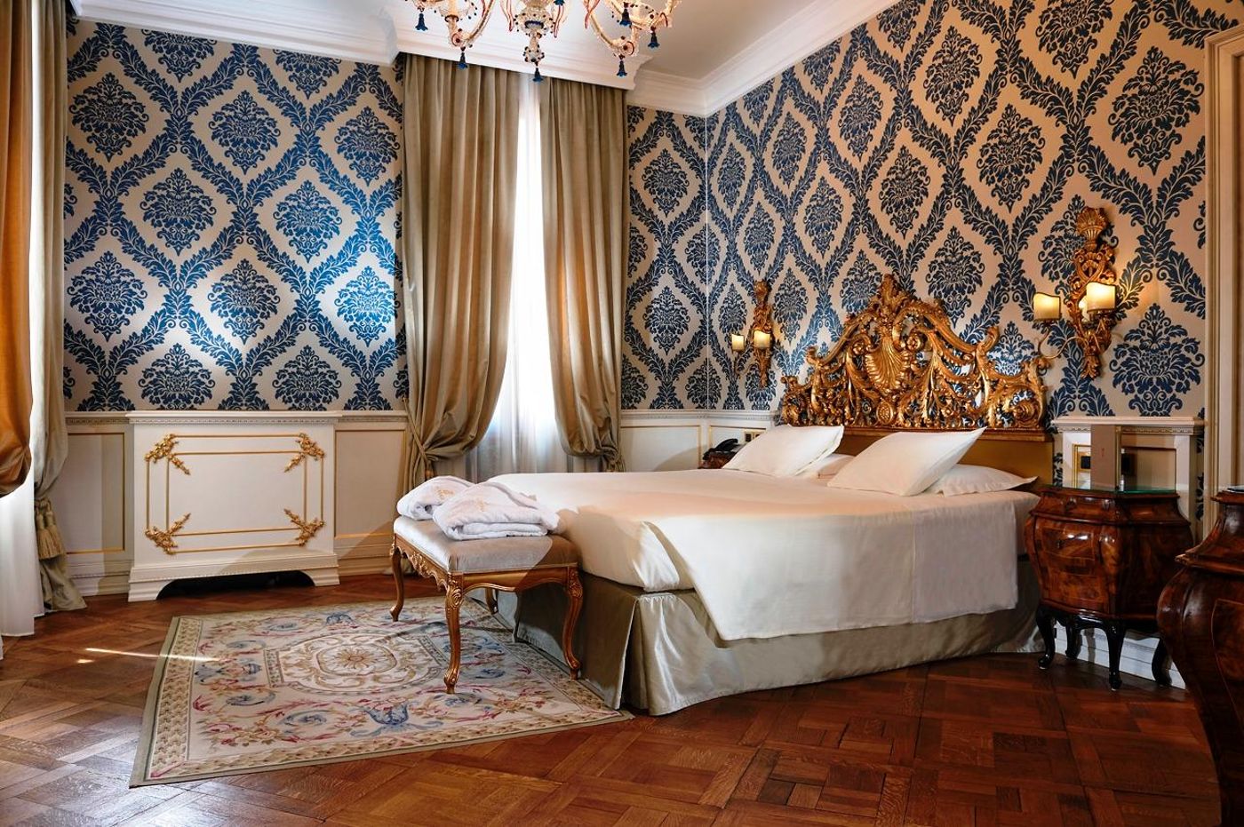 Ai-Reali-Hotel-Room-15