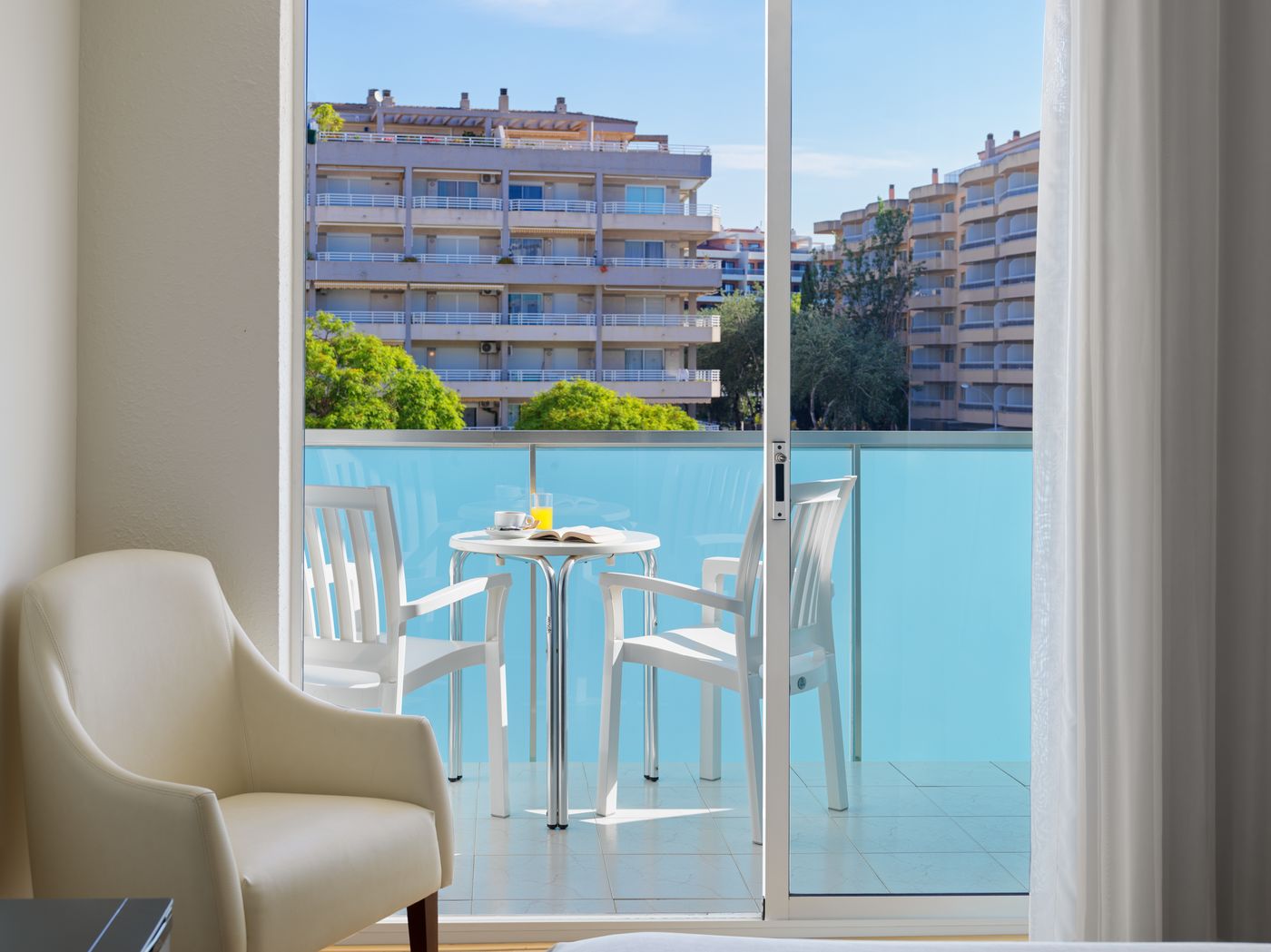 H10-Delfin---Adults-Only-Room-13