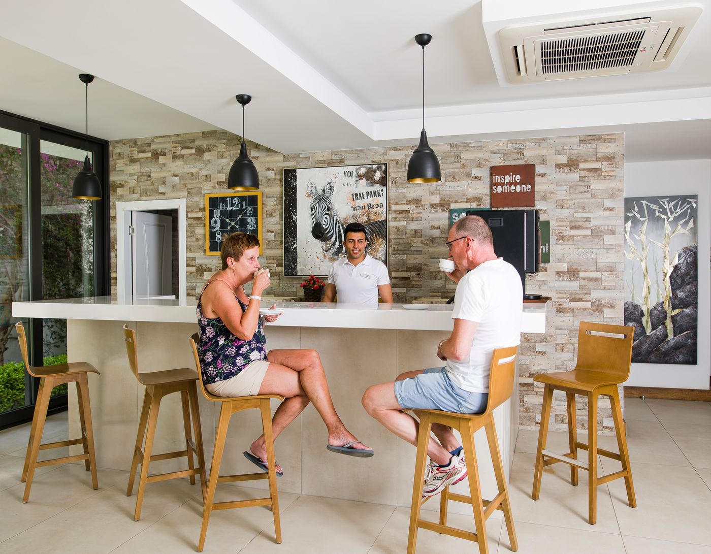 Bitez-Garden-Life-Bar-54