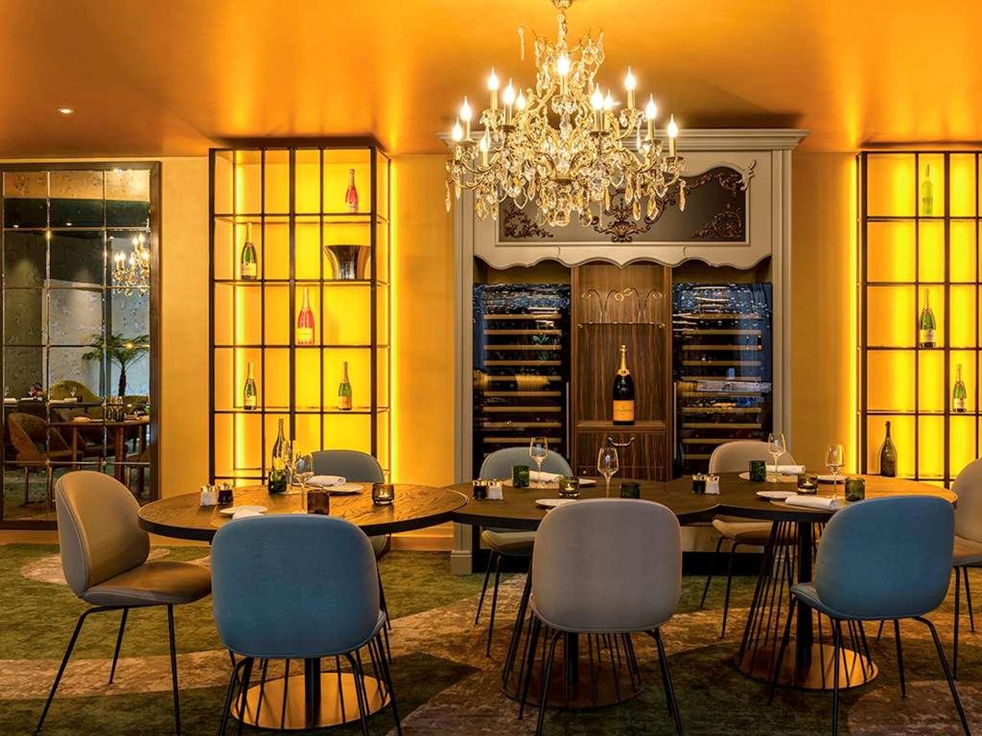 Le-Louis-Versailles-Chateau-General-view-17