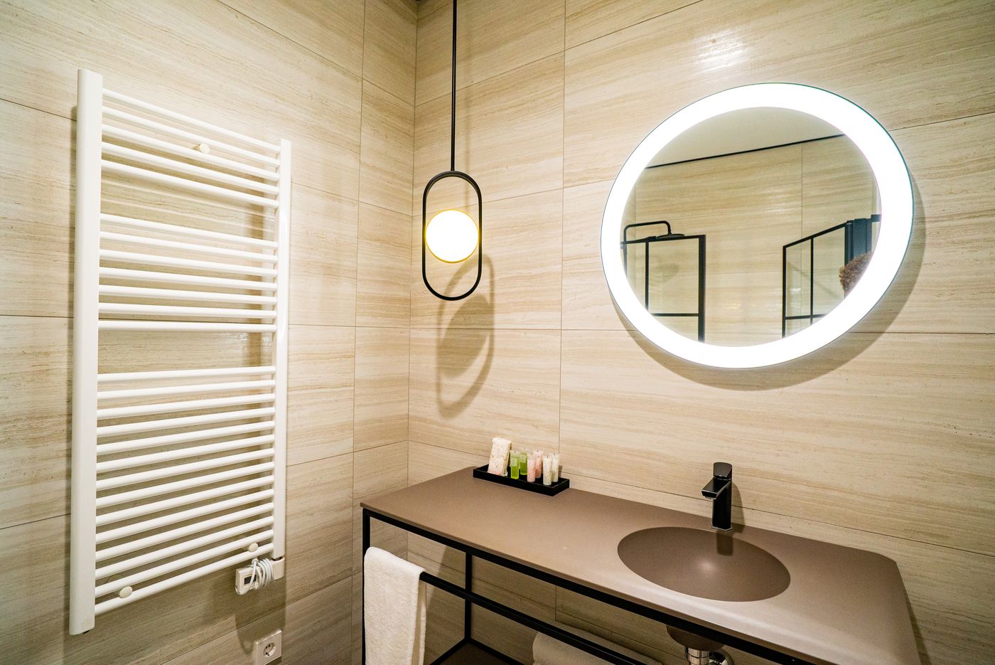 Smartrental-Collection-Gran-Via-Centric-II-Room-83