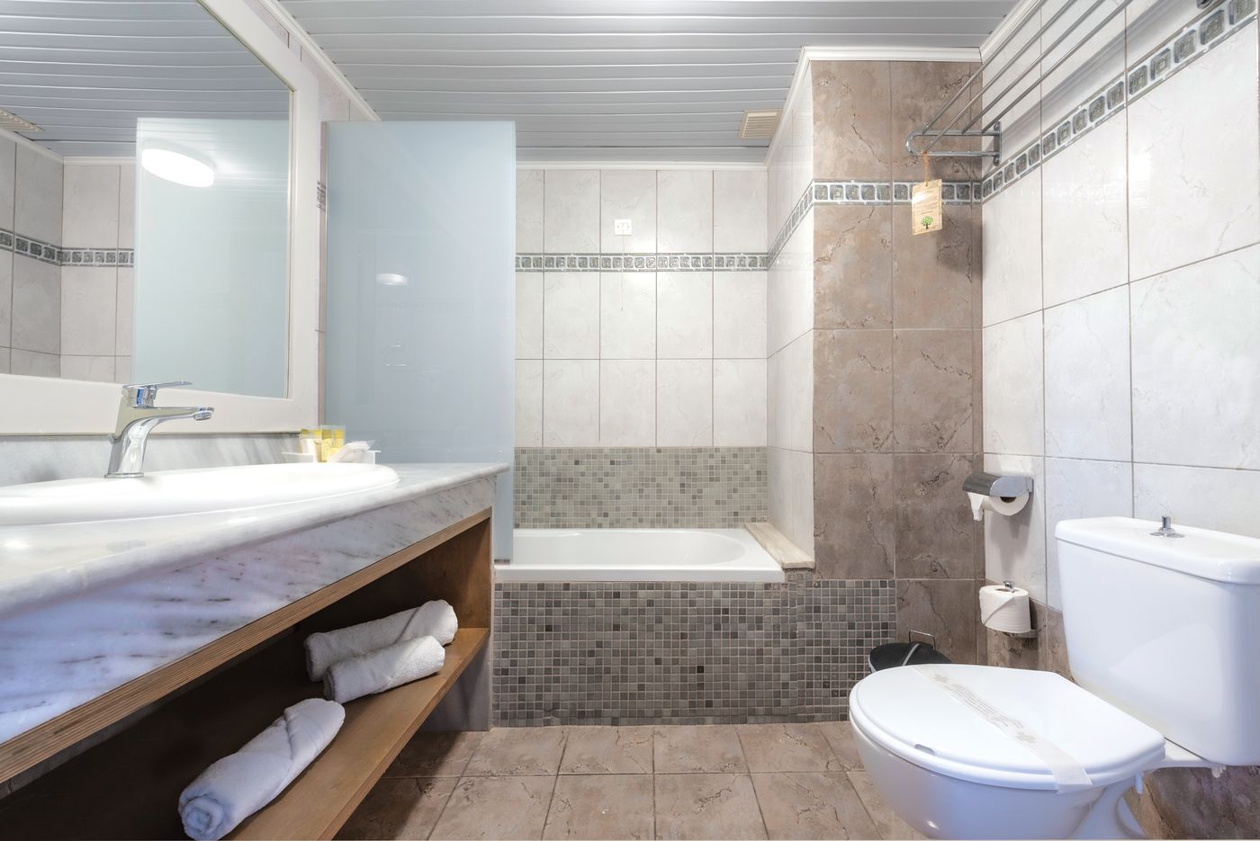 Kosta-Palace-Room-38