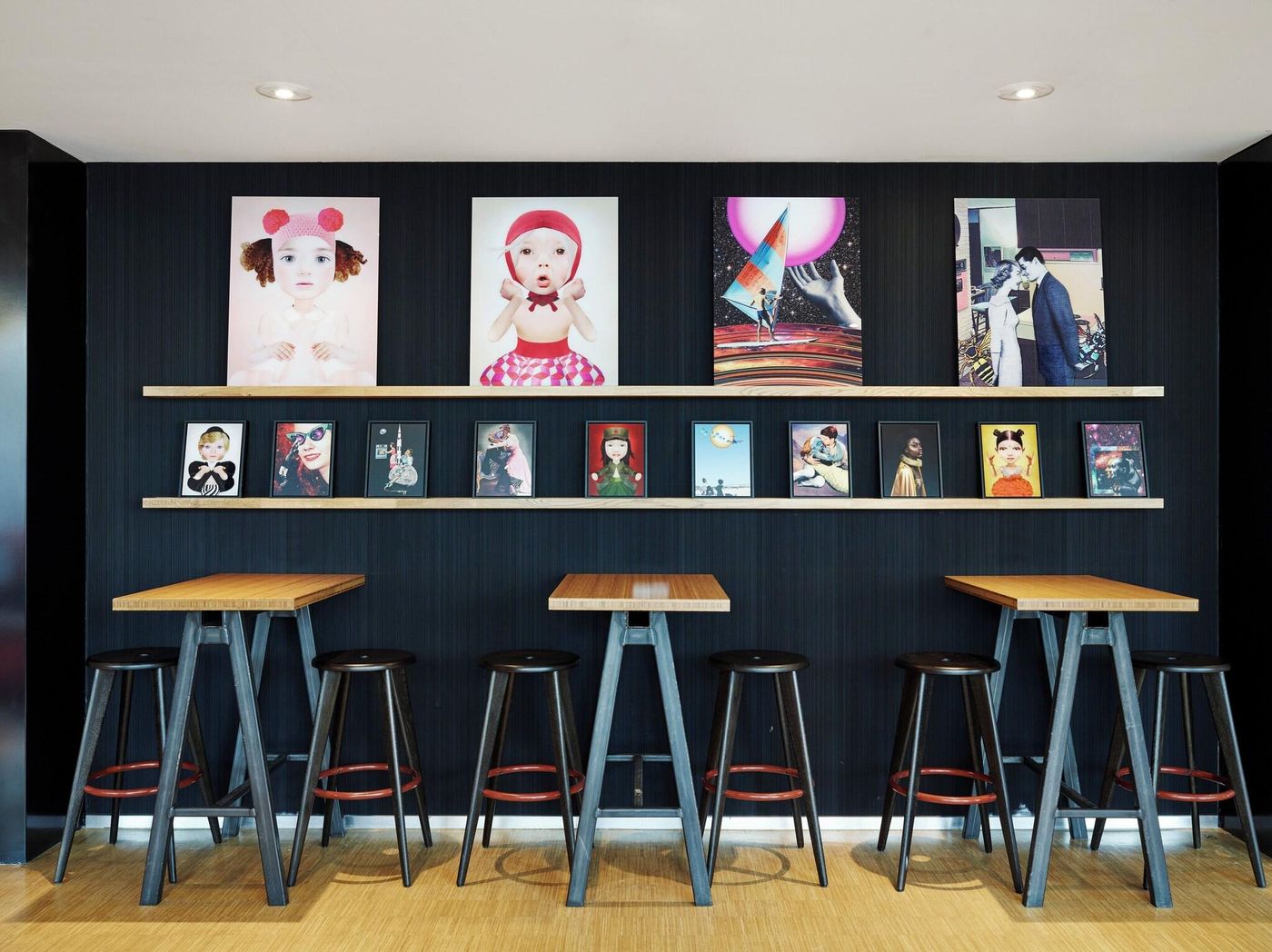 Citizenm-Schiphol-Airport-Hotel-Lobby-17