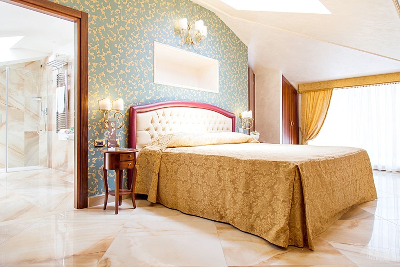 Diamond-Hotel-and-Resort-Naxos-Taormina-Room-15