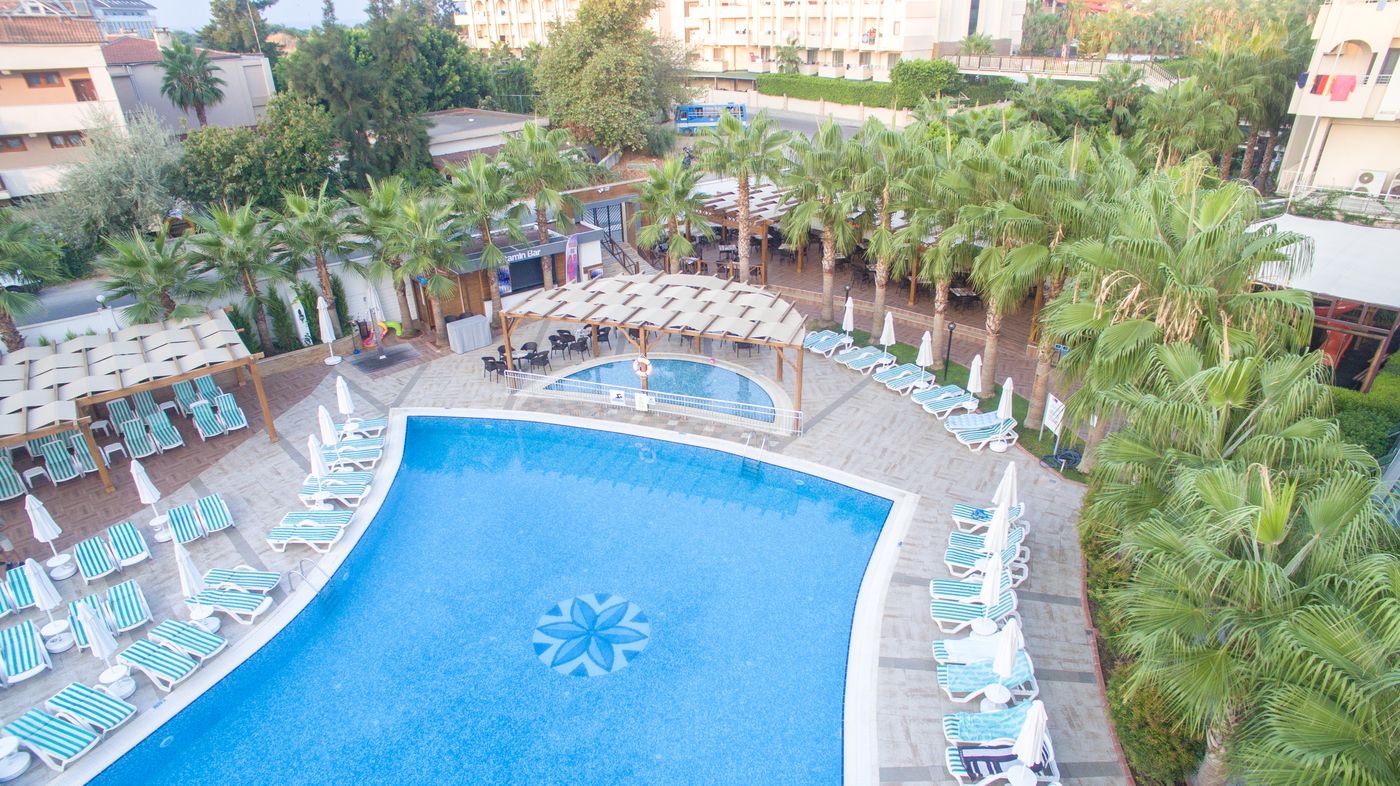 Side-Lilyum-Hotel---SPA-Pool-7