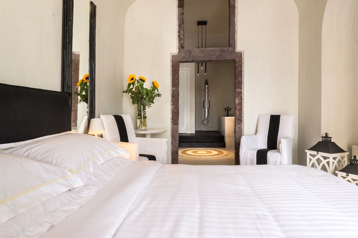 Mythical-Blue-Luxury-Suites-Room-28