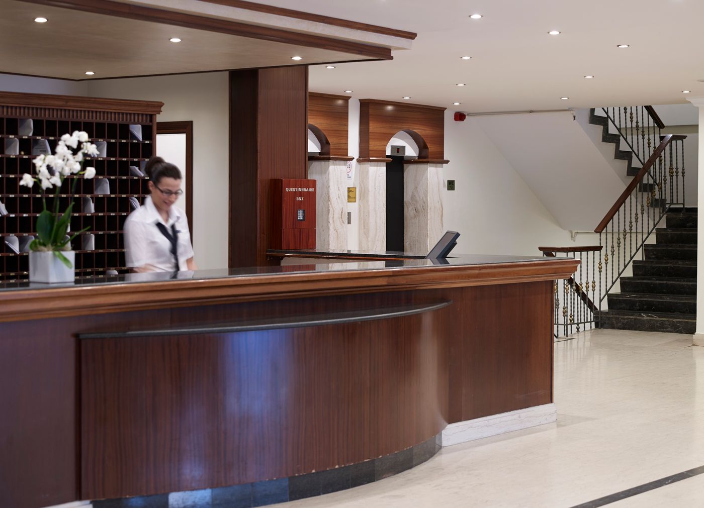 Mitsis Petit Palais Beach Hotel