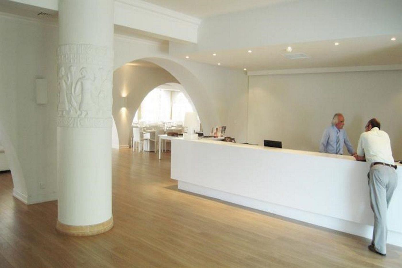 Golden-Arches-Lobby-24