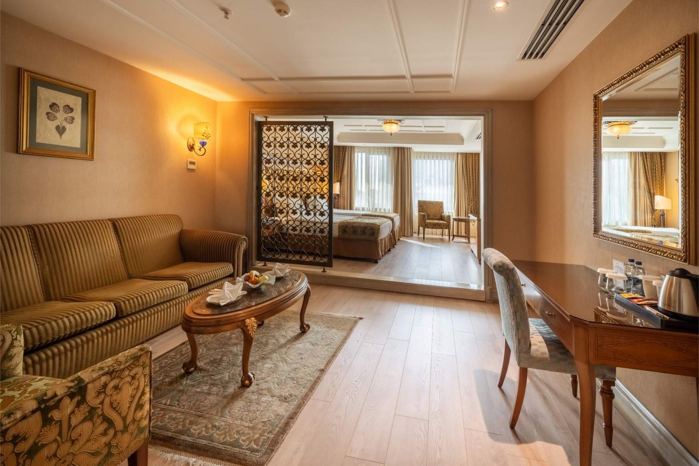 The-Central-Palace-Boutique-Room-26