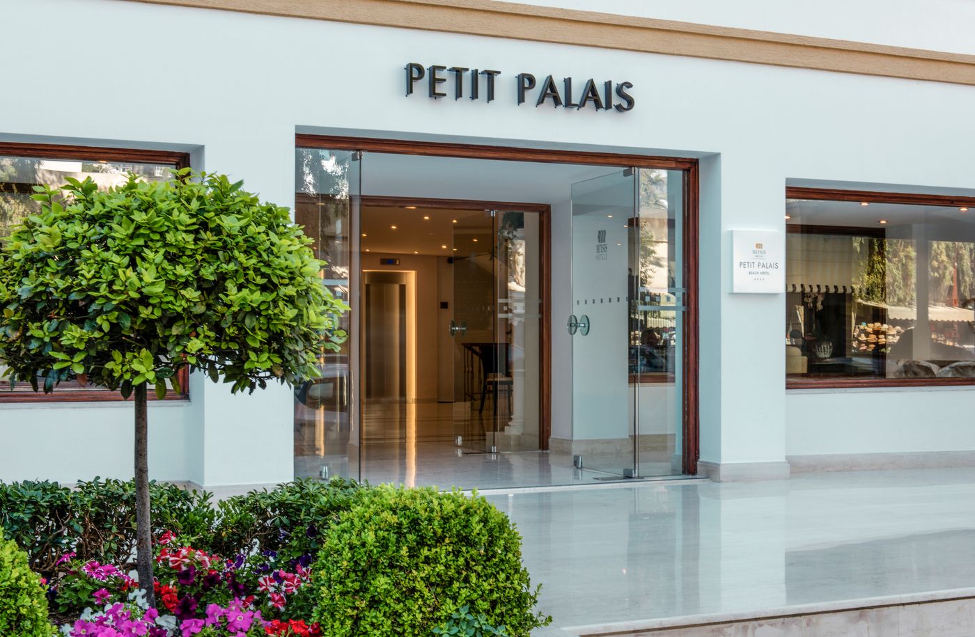 Mitsis Petit Palais Beach Hotel