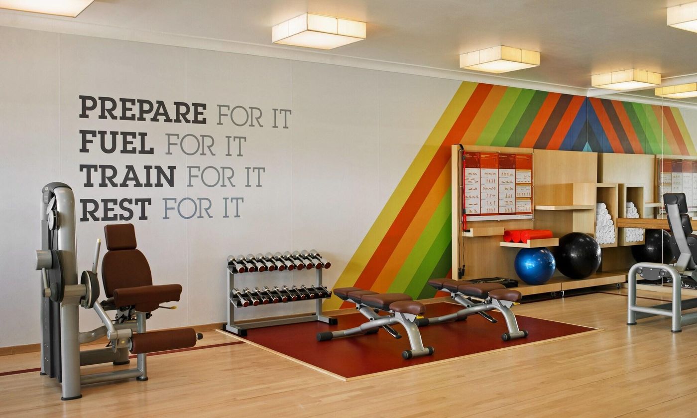 Sheraton-Dubai-Creek-Hotel-and-Towers-Sports-and-Entertainment-78