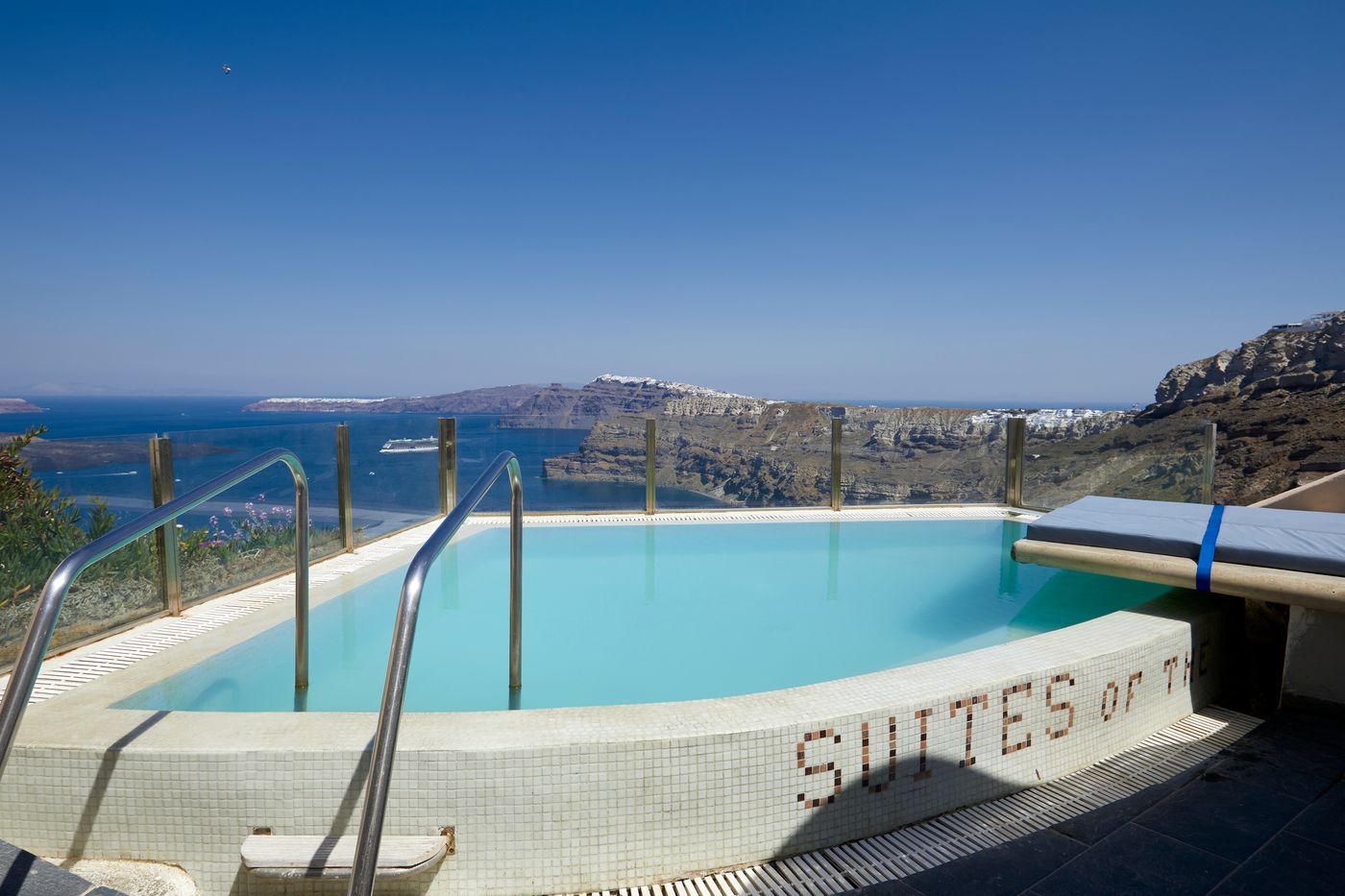 Suites-of-the-Gods-Cave-Spa-Room-2