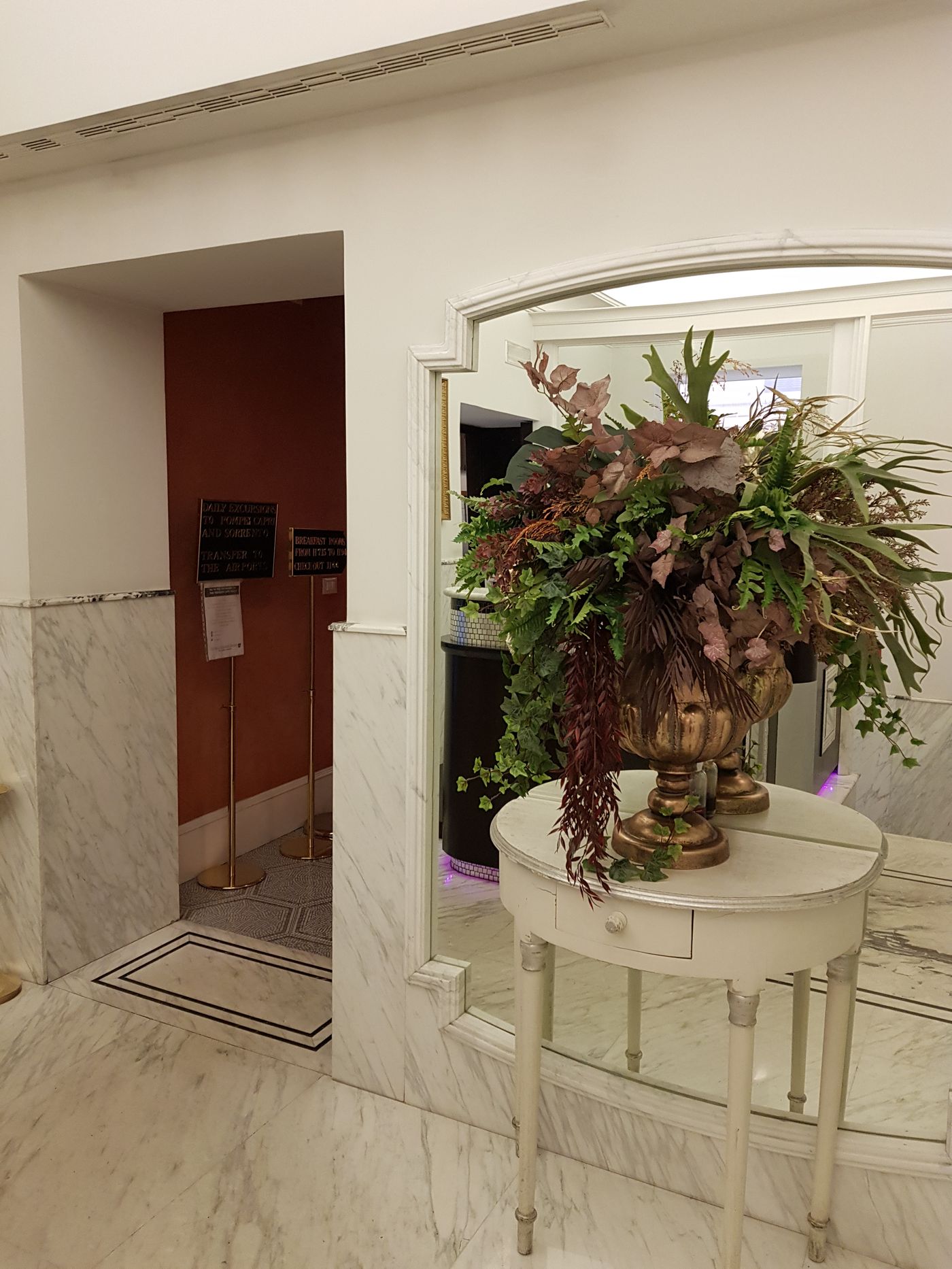 Hotel-Kennedy-Lobby-11