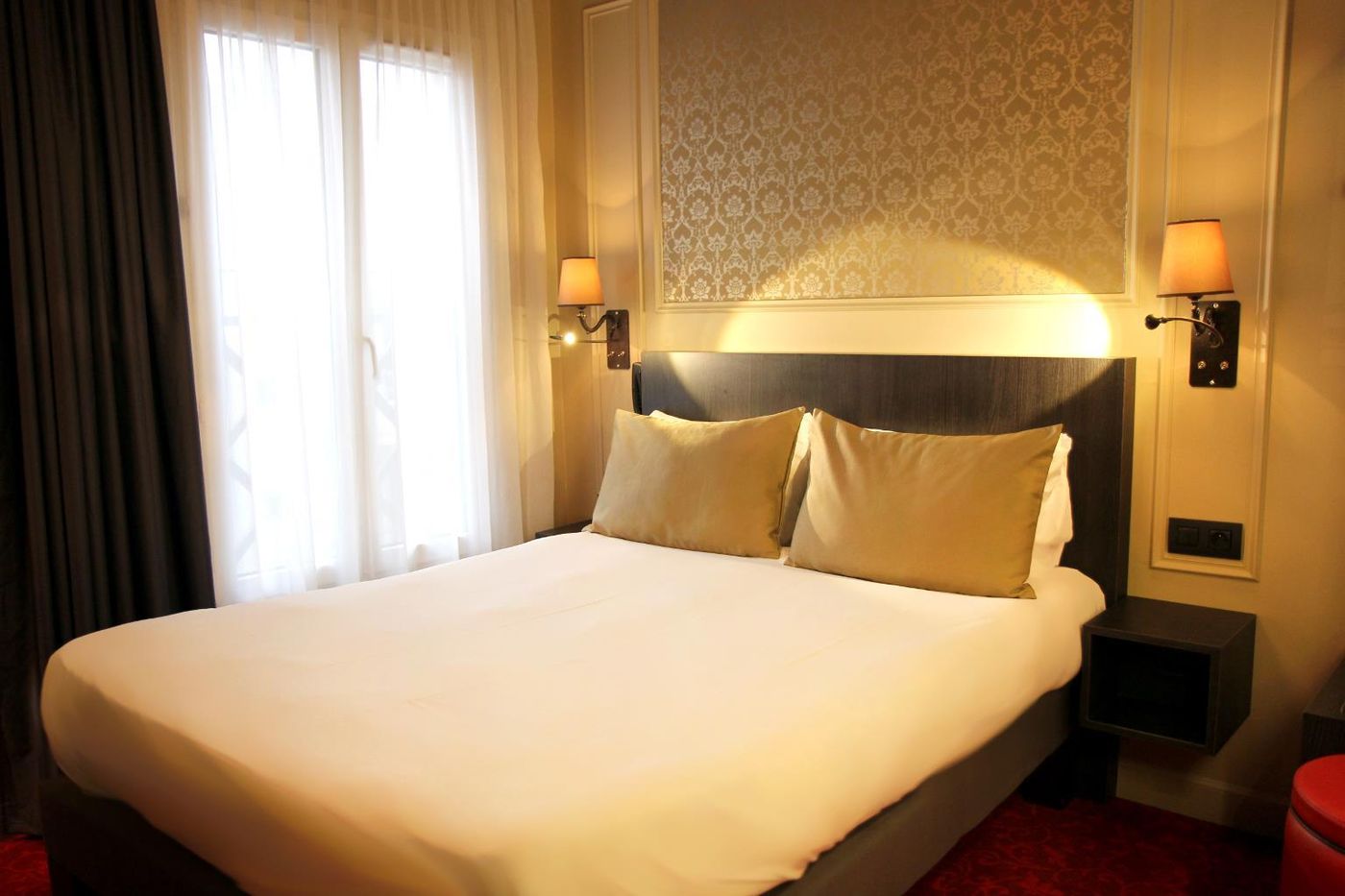 BEST-WESTERN-Hotel-Le-Montmartre-Saint-Pierre-Room-11