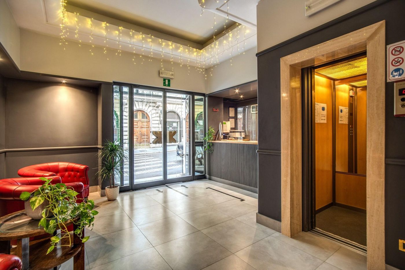 Hotel King-Italy-ROME-Lobby-9