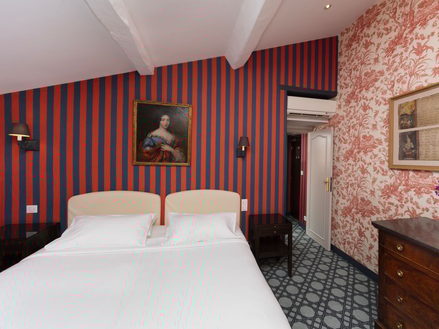 Saint-Germain---Paris-Room-38
