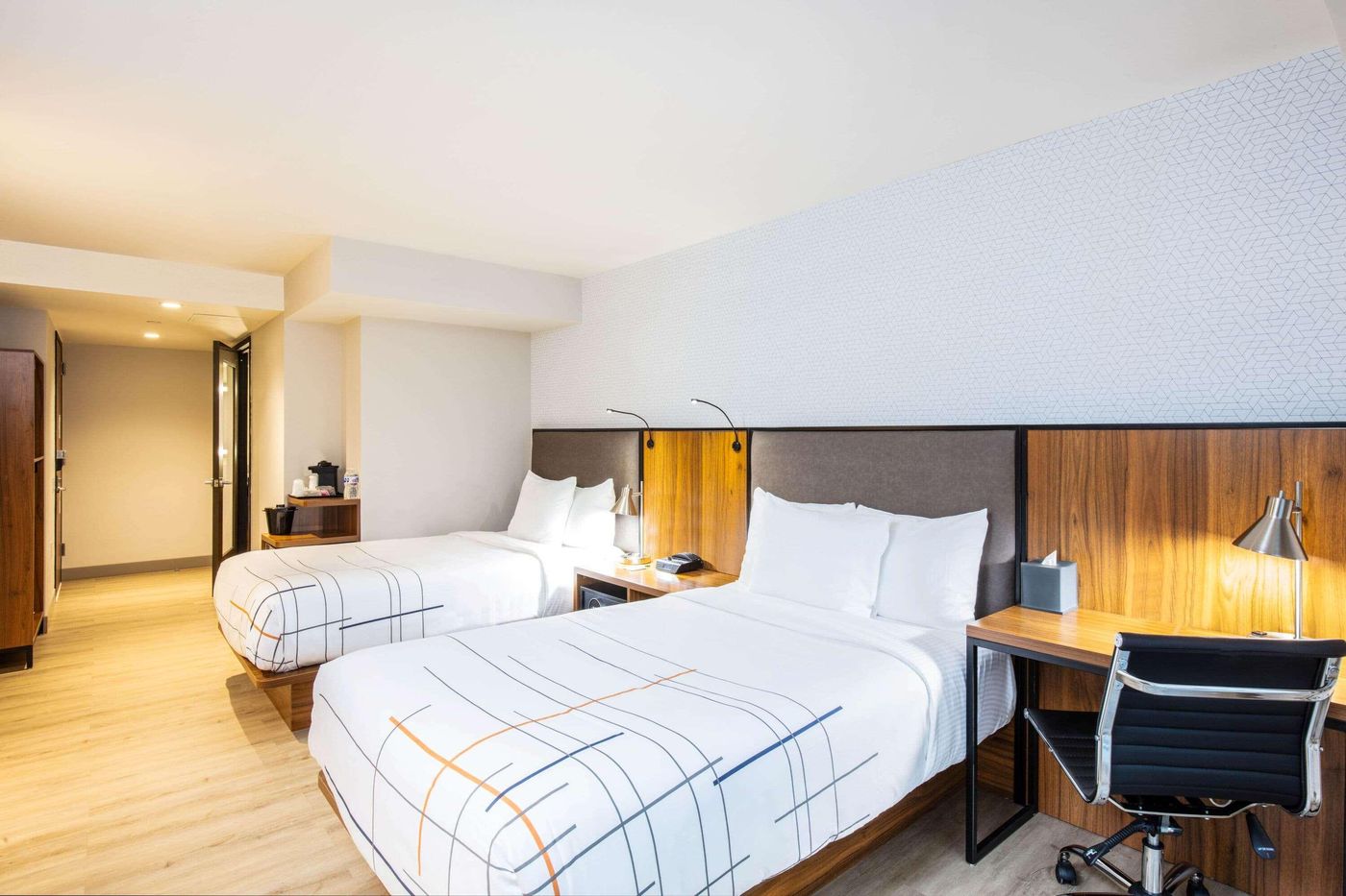 La-Quinta-Inn-and-Suites-Times-Square-South-Room-28