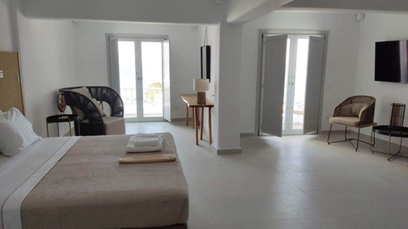 Manoulas-Beach-Room-26