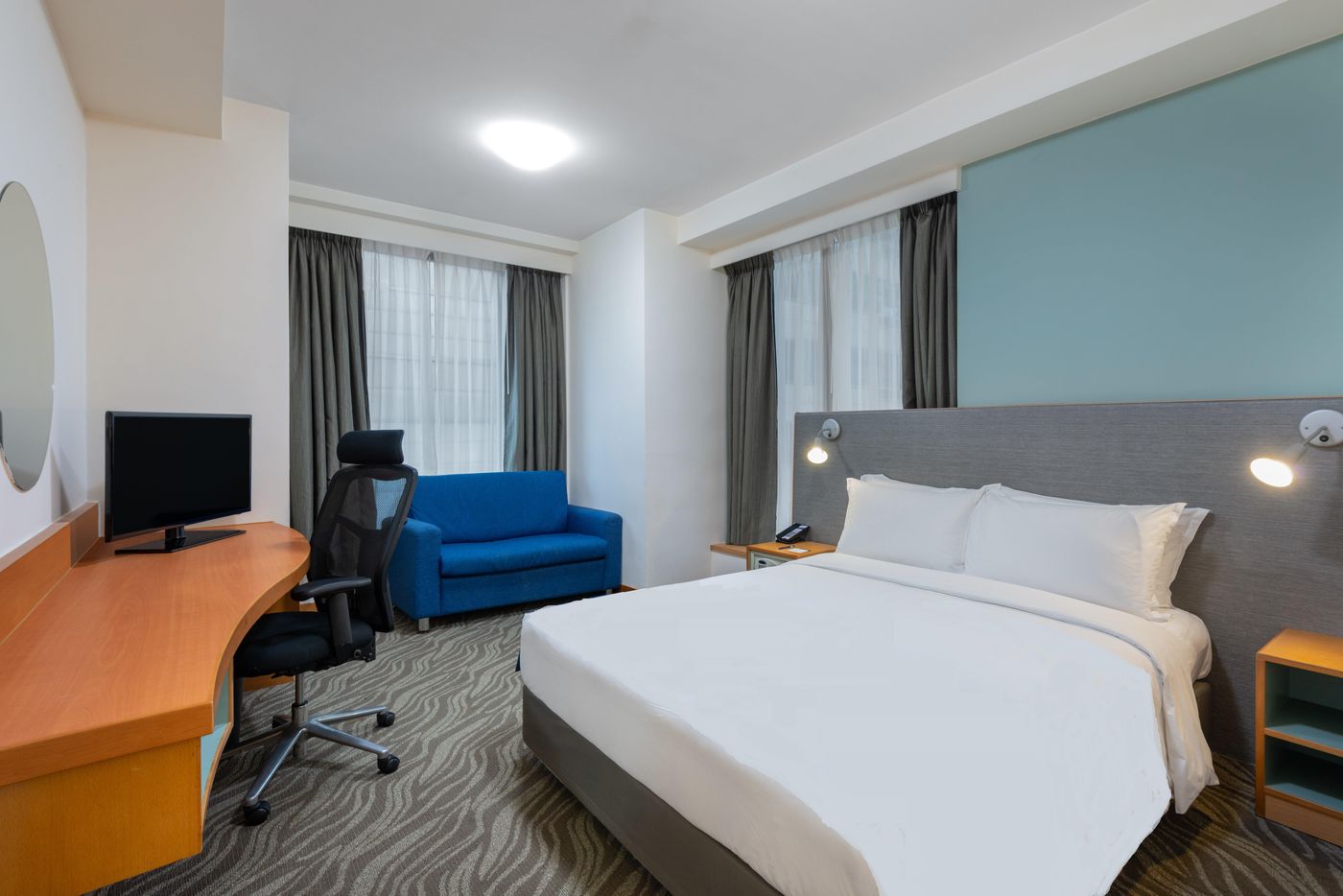 Holiday-Inn-Express-Causeway-Bay-Hong-Kong-Room-23