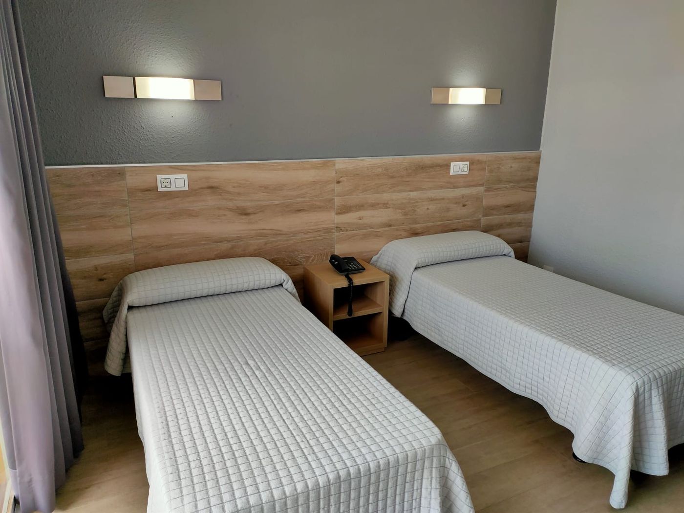 Reymar-Hotel-Room-17