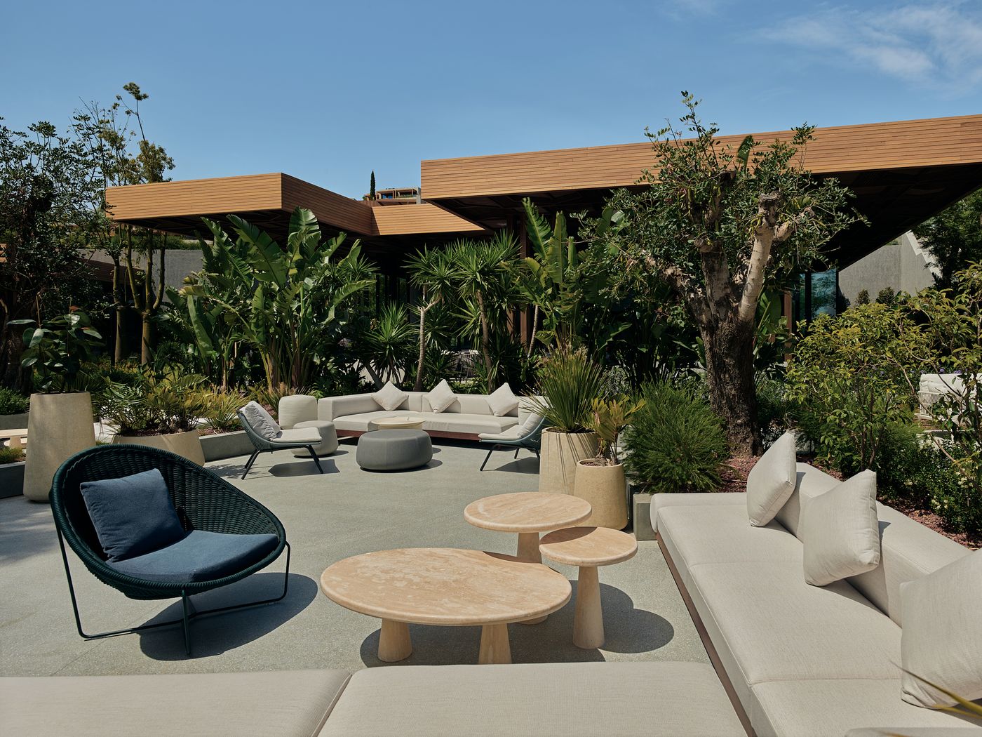 Hilton-Bodrum-Turkbuku-Resort---Spa-Lobby-14