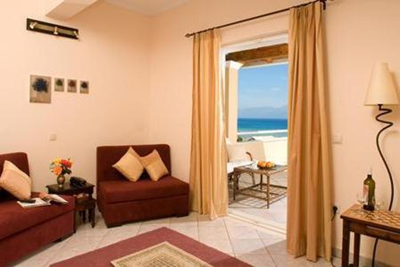 Chrismos Luxury Suites & Studios