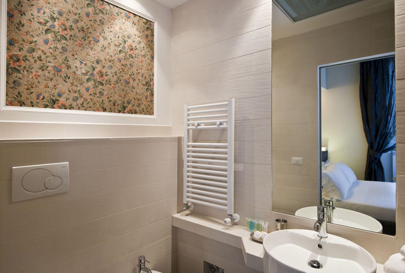 Little-Queen-Suite-Room-57