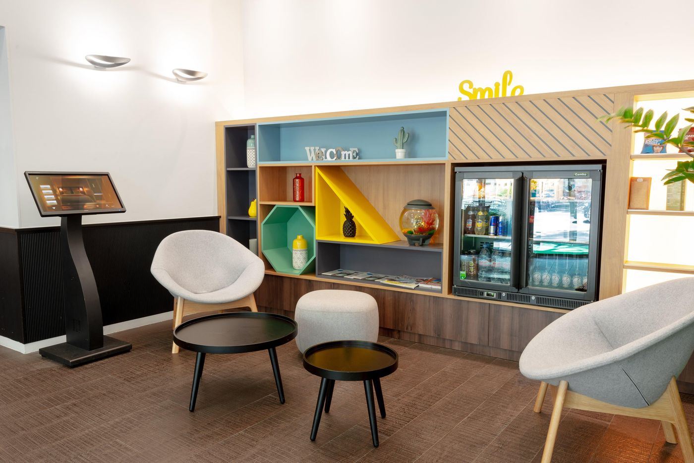 Holiday-Inn-Paris-Opera---Grands-Boulevards-Lobby-11