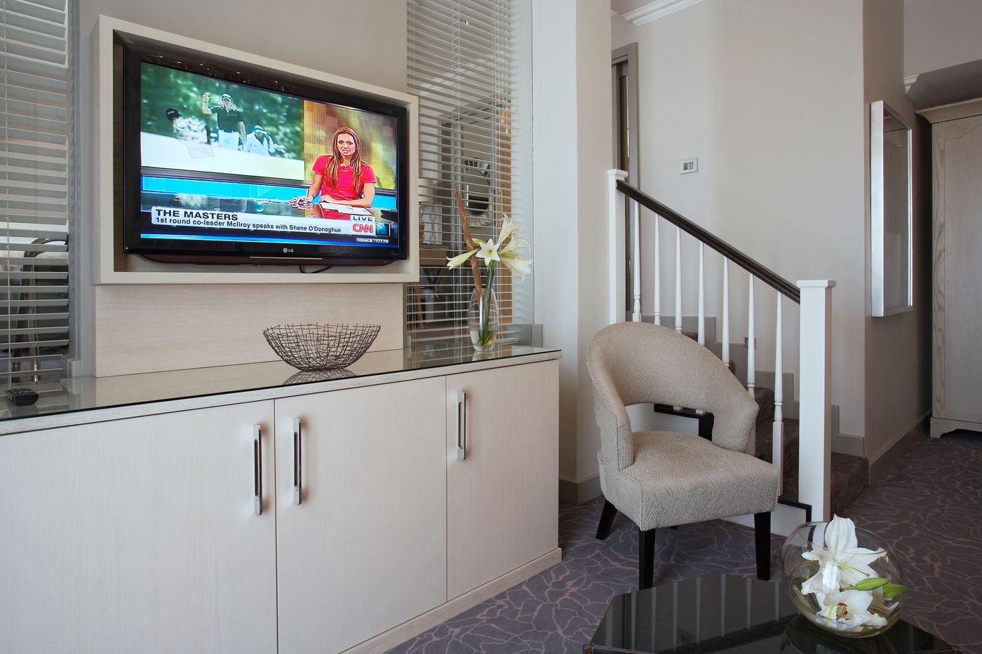 Queen-Victoria-Hotel-by-Newmark-Room-10