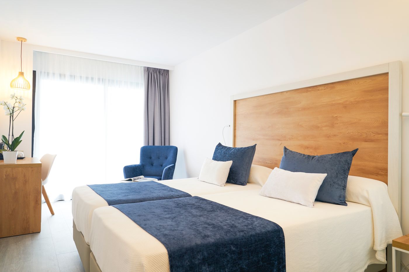 El-Puerto-Ibiza-Hotel---Spa-Room-31