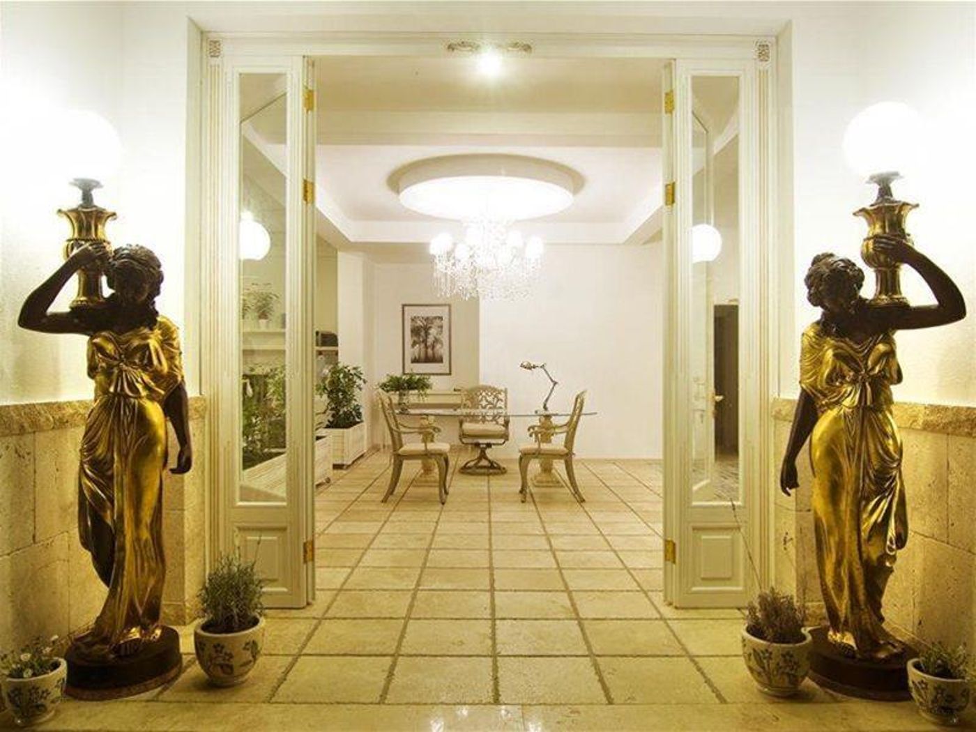 Golden-Gate-General-view-13