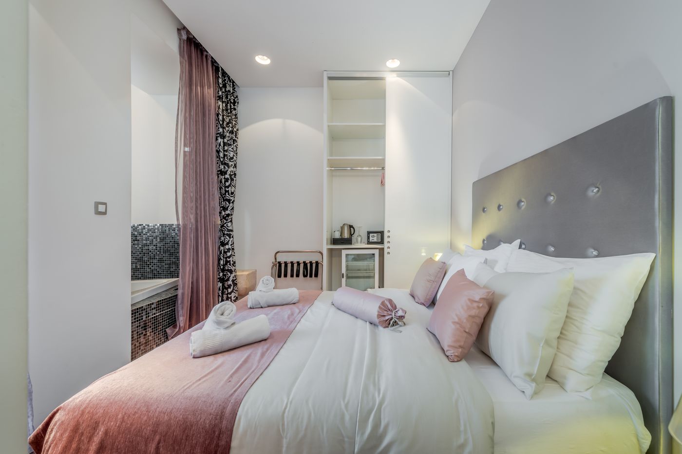 Starlight-Luxury-Rooms-Room-21