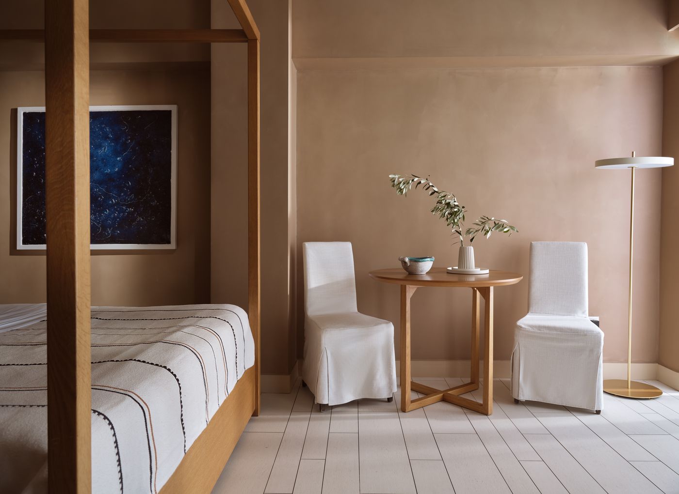 Eagles-Palace-Room-48