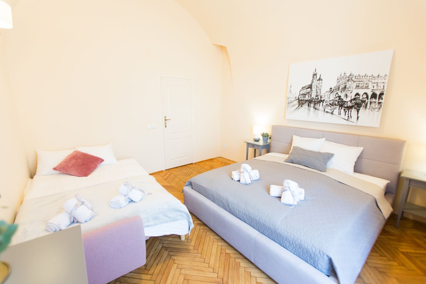 Apartments-Roman-Room-32