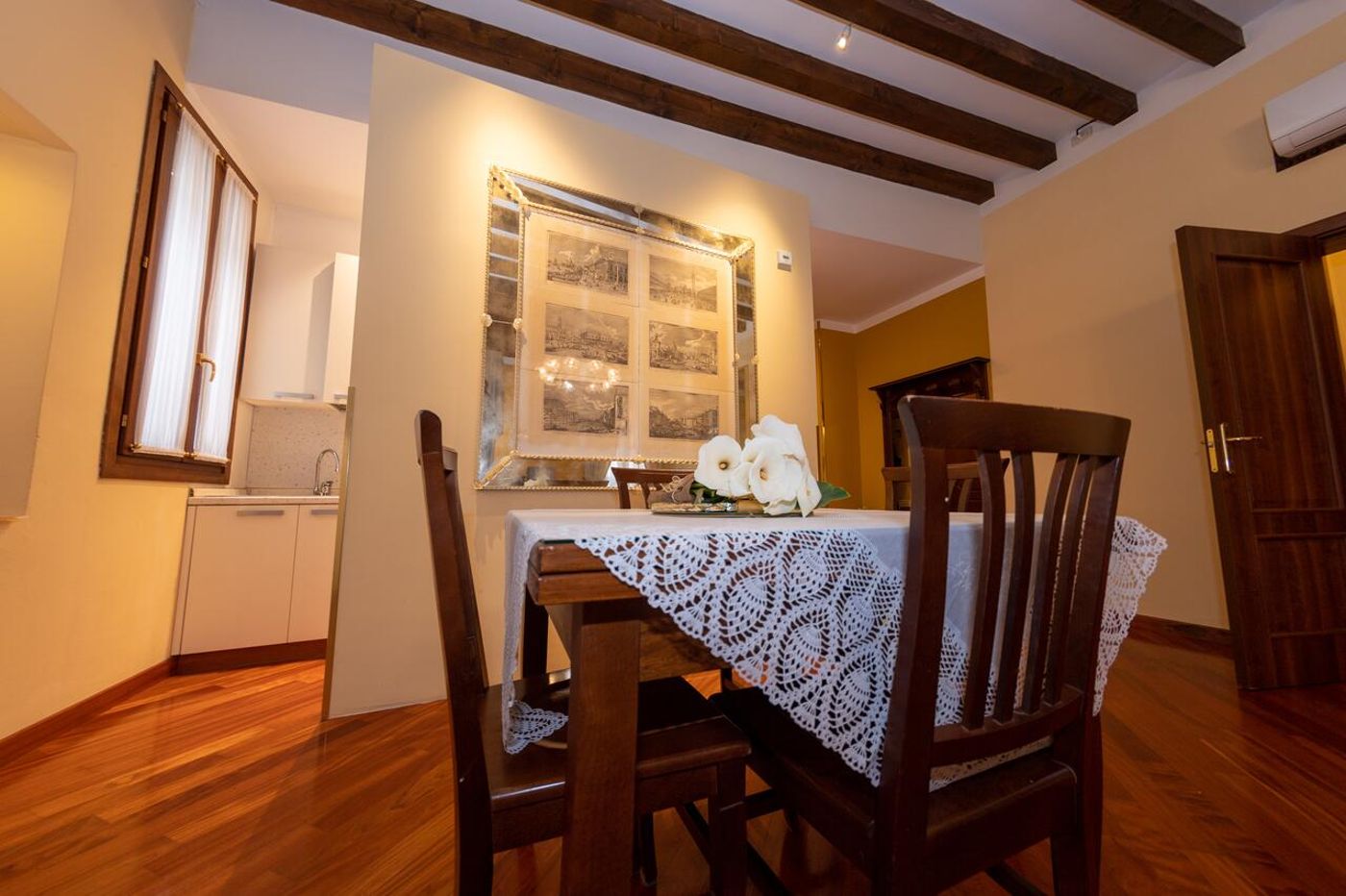 Ca--Dell-Arte-Suites-Room-5