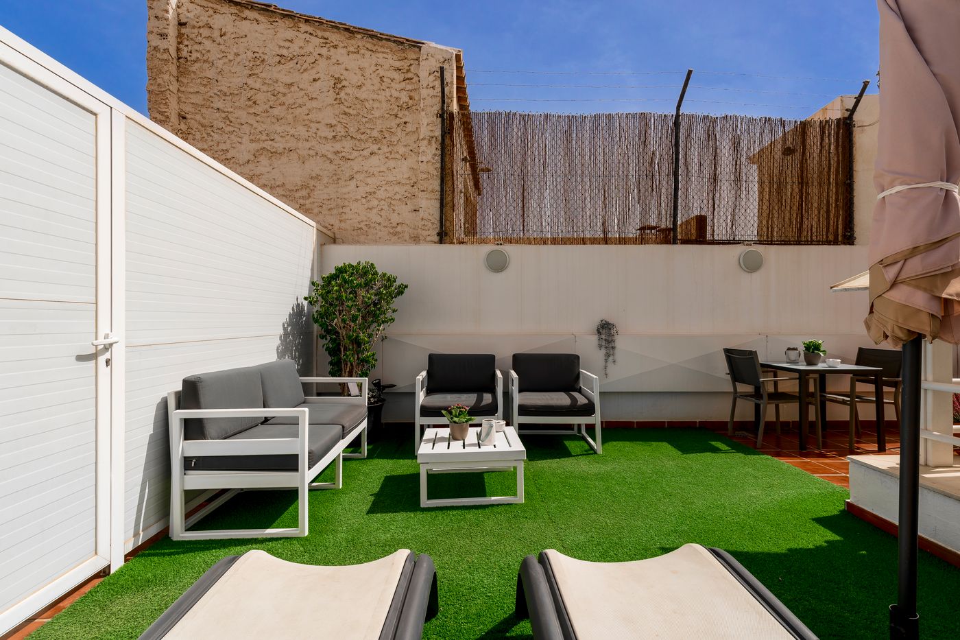 Del-Pintor-Terrace-3