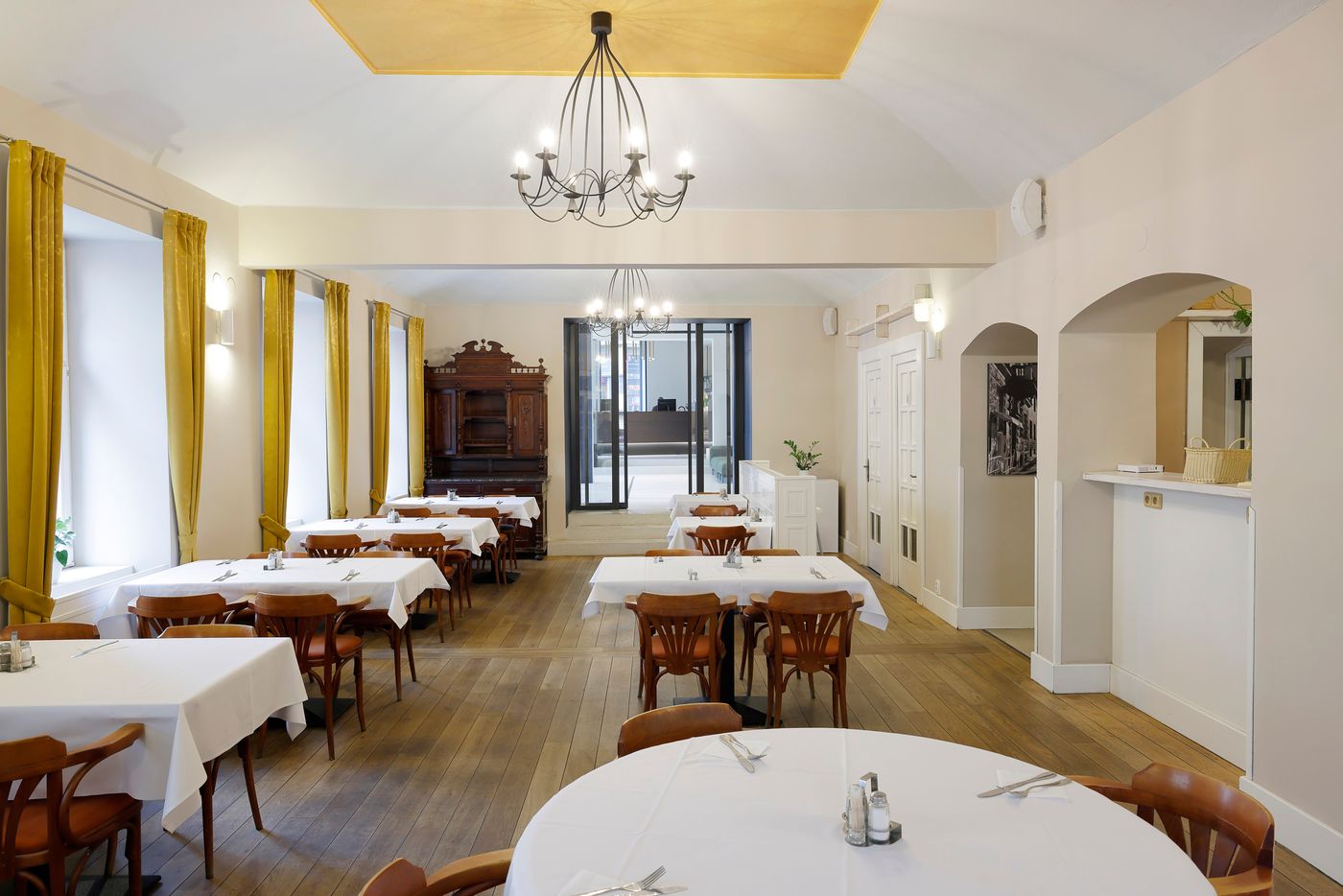 Hotel-Prokop-Square-Restaurant-43