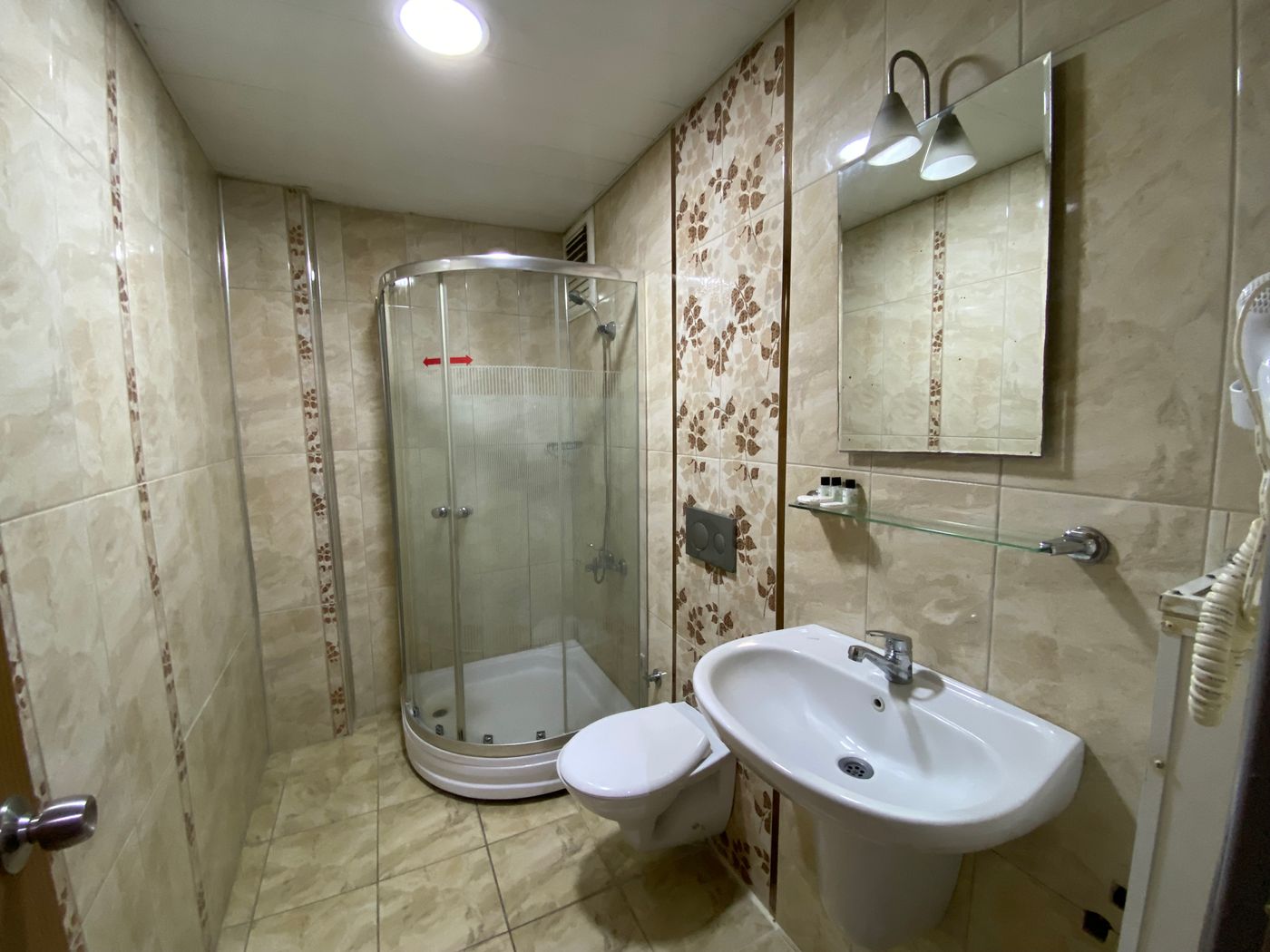 Grand-Oral-Hotel-Room-12