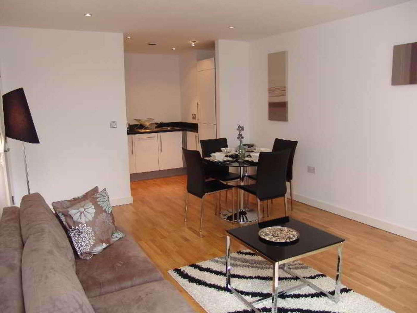 Quay Apartments-United Kingdom-Salford Quays-Room-3