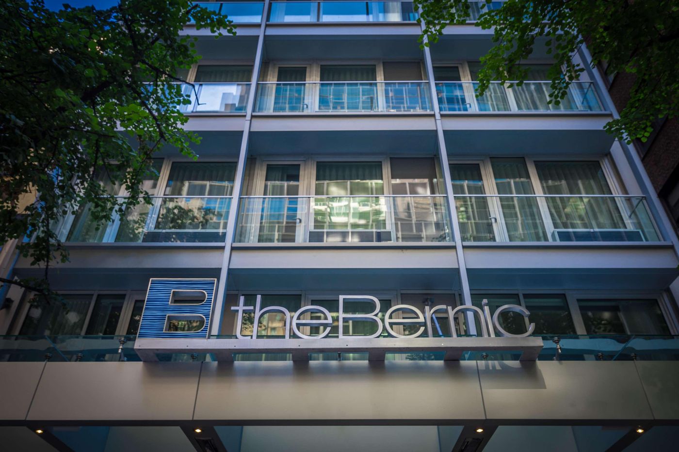 The-Bernic-New-York-City-Tapestry-Col-by-Hilton-General-view-7