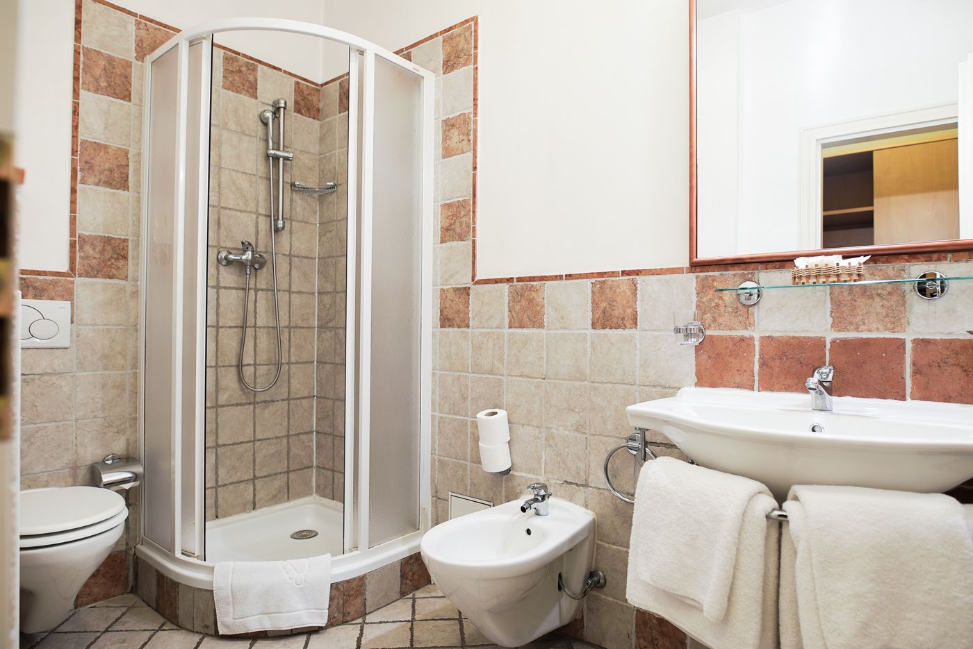 Hotel-Tivoli-Prague-Room-18