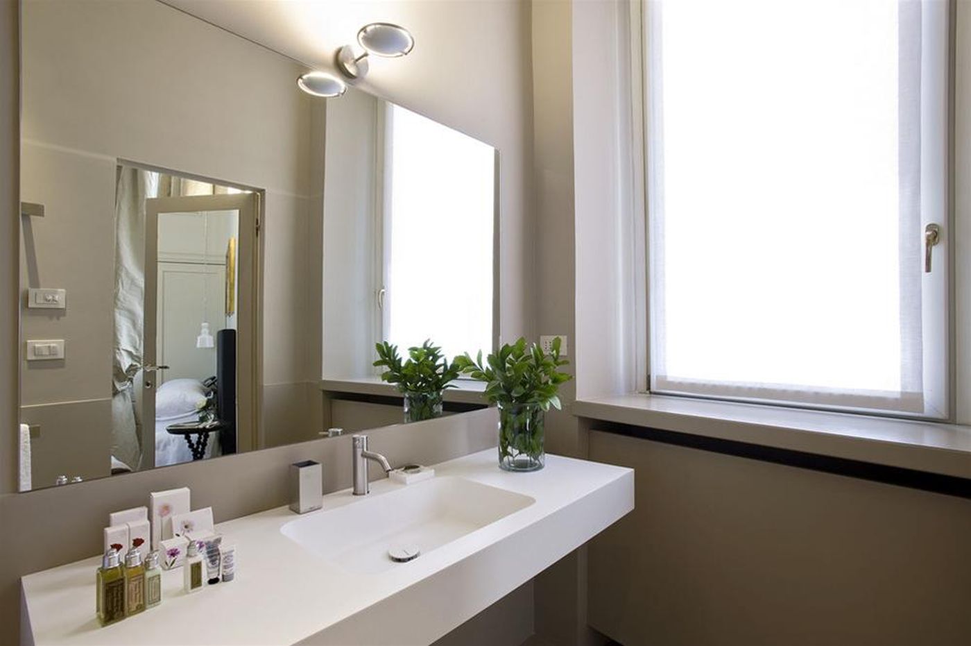 Crossing-Condotti-General-view-43