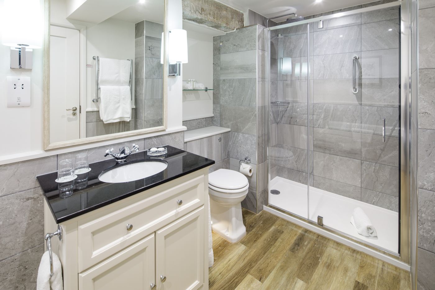 Greenhills-Country-Hotel-Room-31