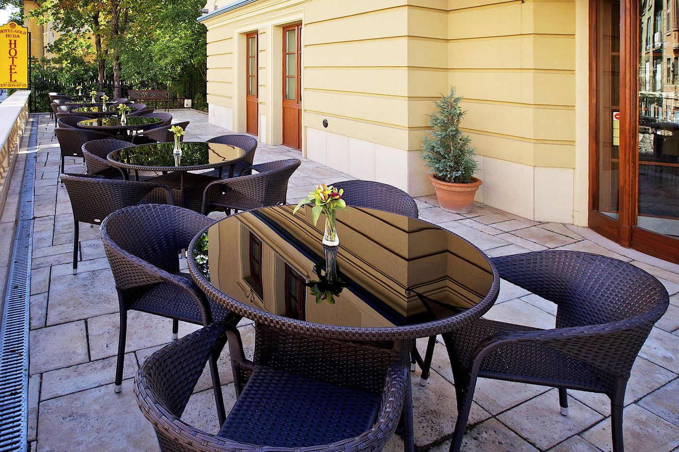 Gold-Hotel-Budapest-Terrace-44